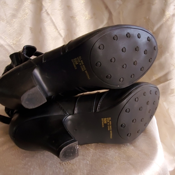 High boots - Picture 2 of 3